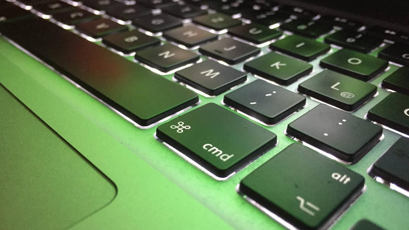 Tastatur eines MacBook Pro-Laptops: Apple startet Akku-Austauschprogramm.