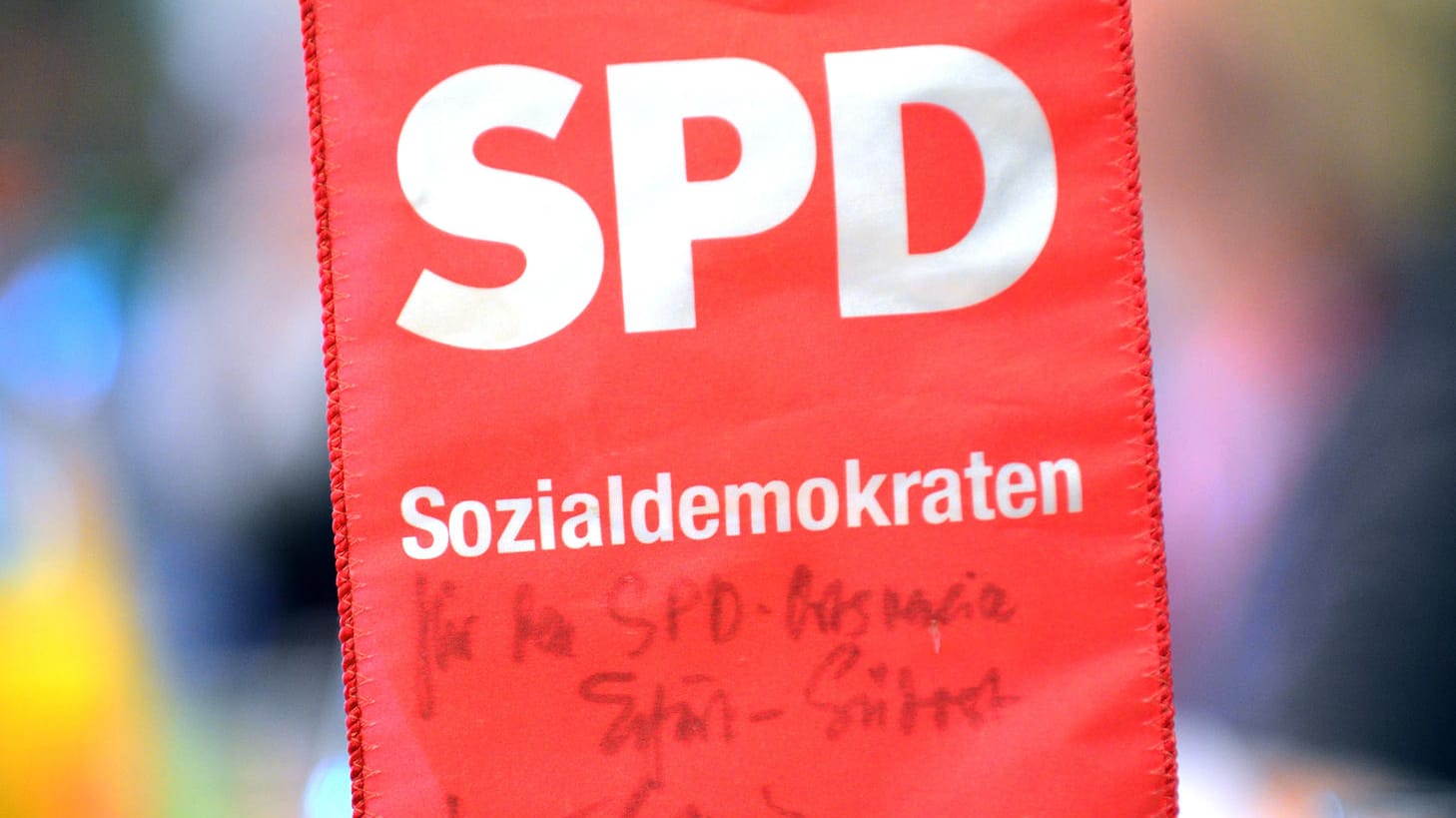 Die SPD will nicht mehr lange auf eine Einigung im Streit um das Abtreibungs-Werbeverbot warten. Die SPD will nicht mehr lange auf eine Einigung im Streit um das Abtreibungs-Werbeverbot warten.