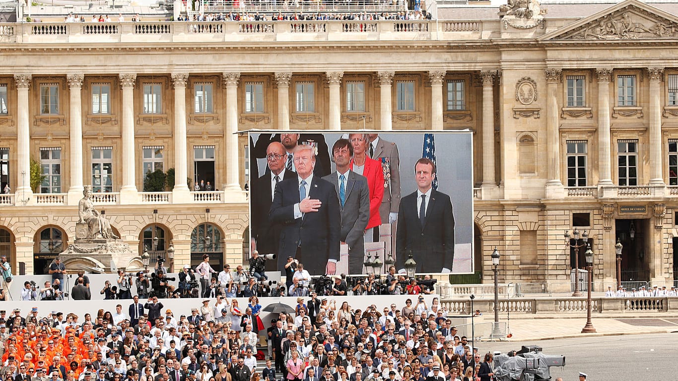 Trump und Macron am Rand der Militärparade am französischen Nationalfeiertag: Trump war so begeistert, dass er eine ähnliche Parade in Washington forderte.