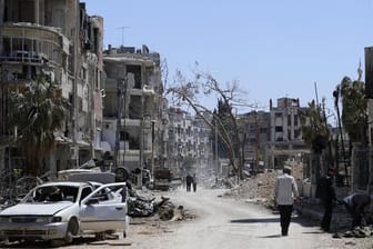Zerstörter Straßenzug in einem Vorort der syrischen Hauptstadt Damaskus.