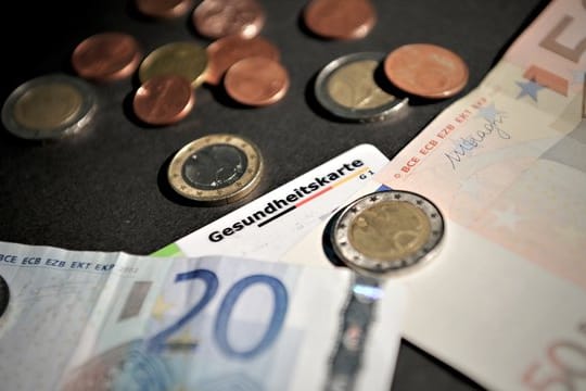 Niedrigere Beiträge für die Mitglieder der gesetzlichen Krankenkassen - dafür müsste Gesundheitsminister Spahn doch Beifall bekommen.
