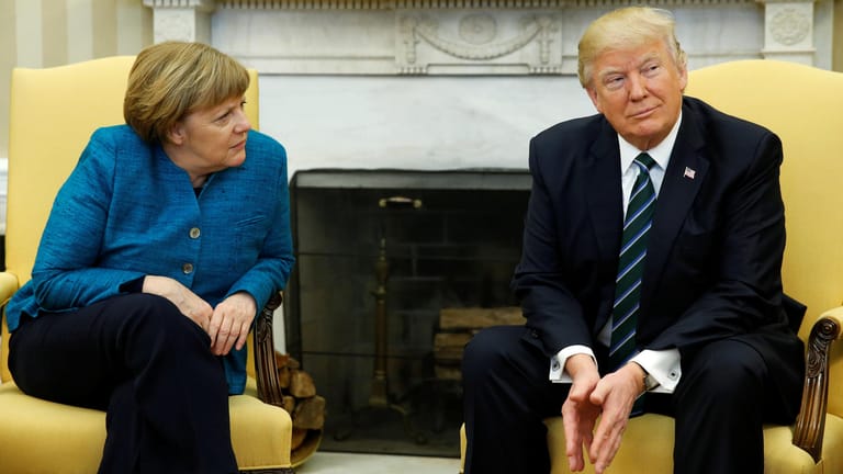 Angela Merkel und Donald Trump im Oval Office im März 2017: Das erste Treffen misslang.