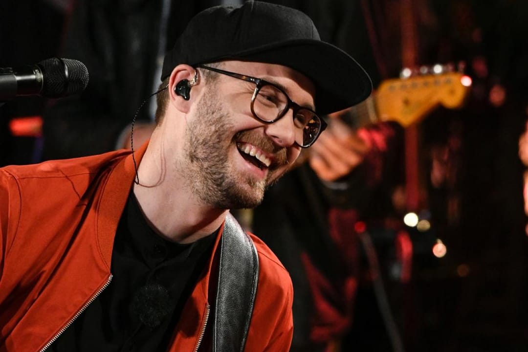 Richtig gut drauf: Als neuer "Sing meinen Song"-Gastgeber sorgt Mark Forster für ordentlich Stimmung.