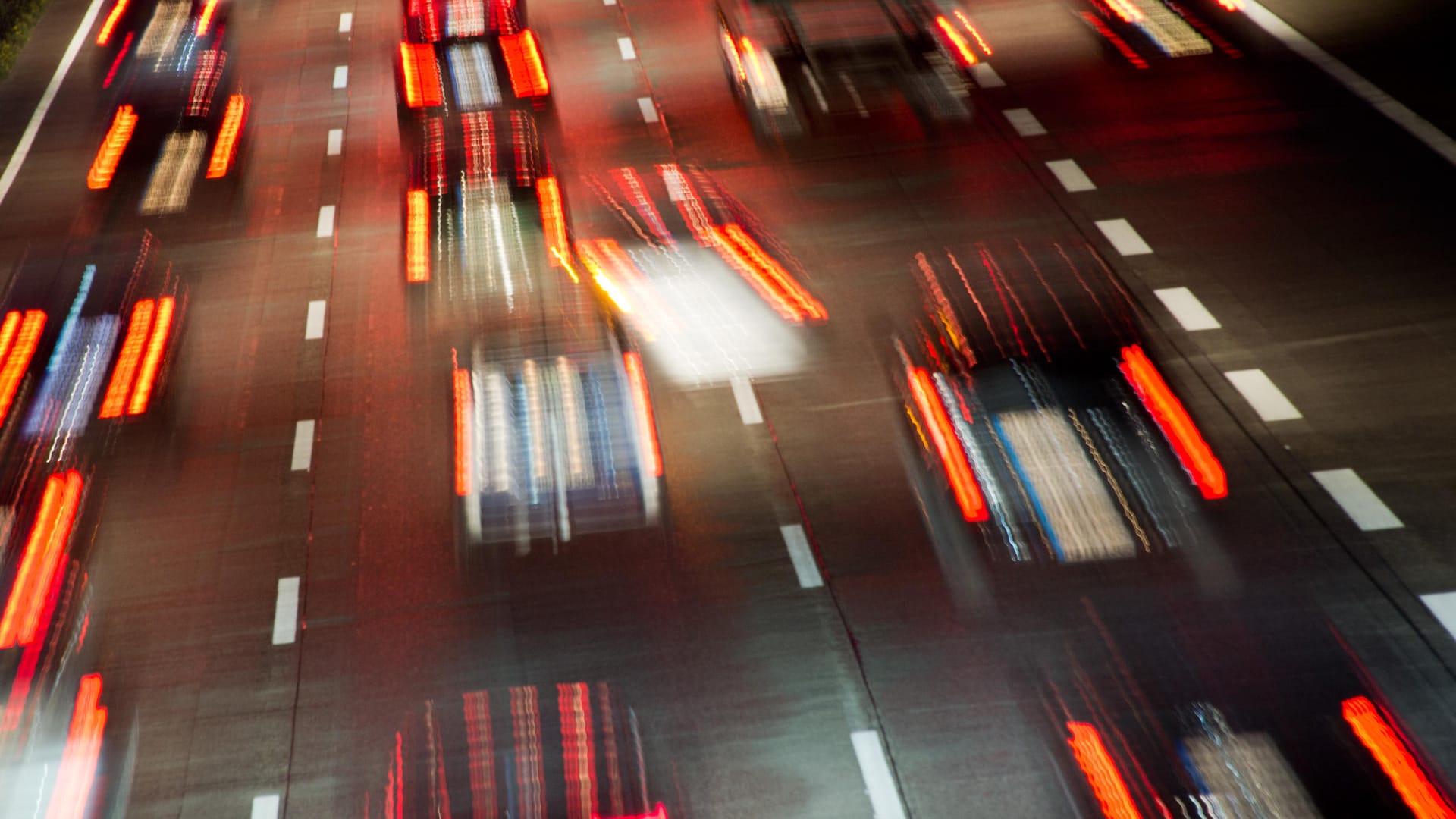 Autos auf einer Autobahn Autos auf einer Autobahn