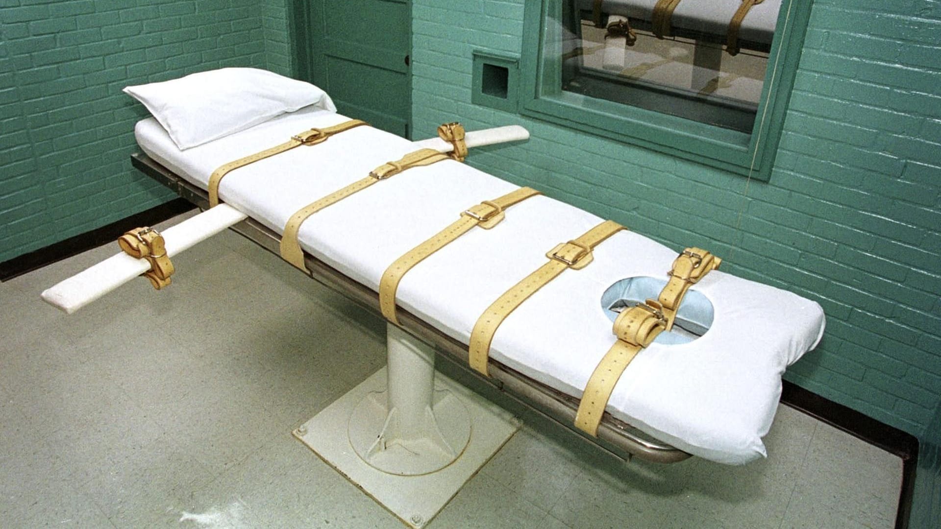 Die Todeszelle des berüchtigten Huntsville-Gefängnisses in Texas: Hier wurde ein wegen Mordes an einem fünf Jahre alten Kind und seiner Großmutter verurteilter Mann hingerichtet. Die Todeszelle des berüchtigten Huntsville-Gefängnisses in Texas: Hier wurde ein wegen Mordes an einem fünf Jahre alten Kind und seiner Großmutter verurteilter Mann hingerichtet.