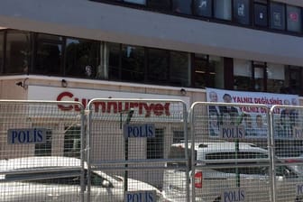 Die Zeitung "Cumhuriyet" ist der türkischen Regierung schon lange ein Dorn im Auge.