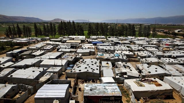 Blick auf ein Lager für syrische Flüchtlinge bei Barelias im Libanon. Blick auf ein Lager für syrische Flüchtlinge bei Barelias im Libanon.