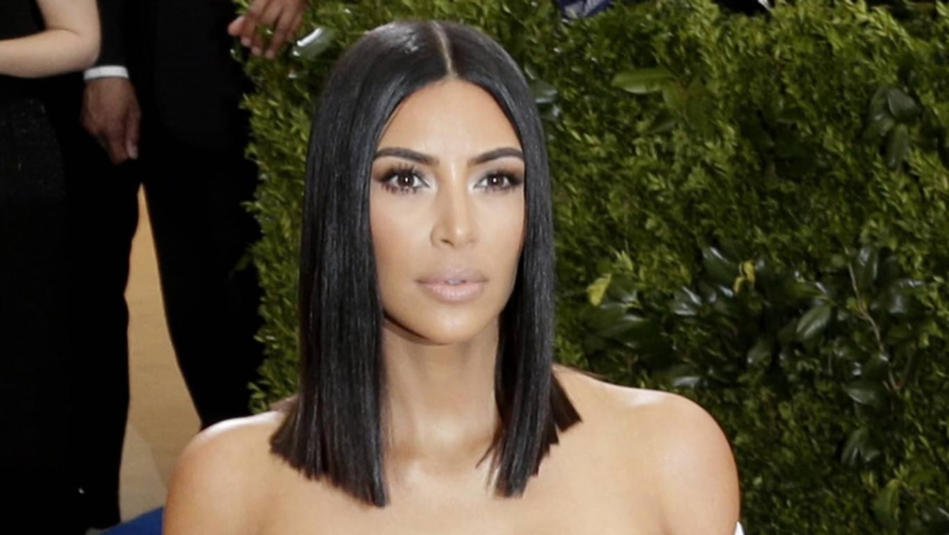 Nackte Tatsachen bei Kim Kardashian: Um die Kasse klingeln zu lassen, setzt der Reality-Star auf ganz viel Haut.