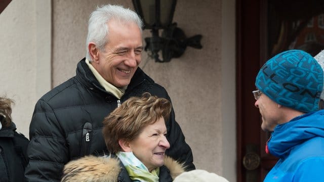 Sachsens ehemaliger Ministerpräsident Stanislaw Tillich und seine Frau Veronika in Panschwitz-Kuckau. Sachsens ehemaliger Ministerpräsident Stanislaw Tillich und seine Frau Veronika in Panschwitz-Kuckau.