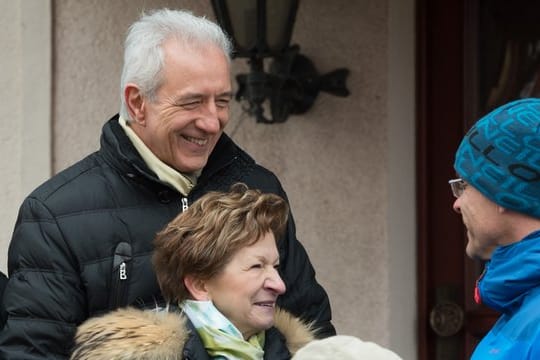 Sachsens ehemaliger Ministerpräsident Stanislaw Tillich und seine Frau Veronika in Panschwitz-Kuckau.