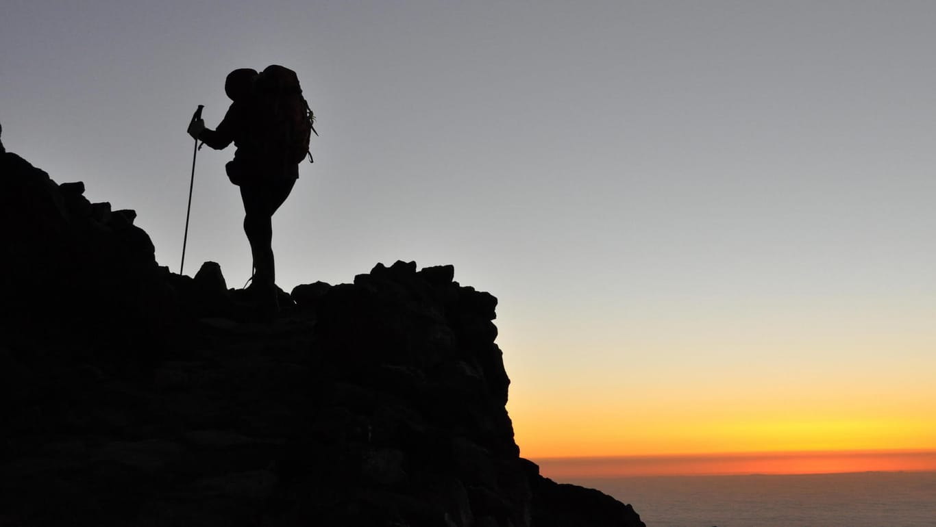 Teneriffa: Aufstieg auf den Vulkan Teide bei Sonnenaufgang.