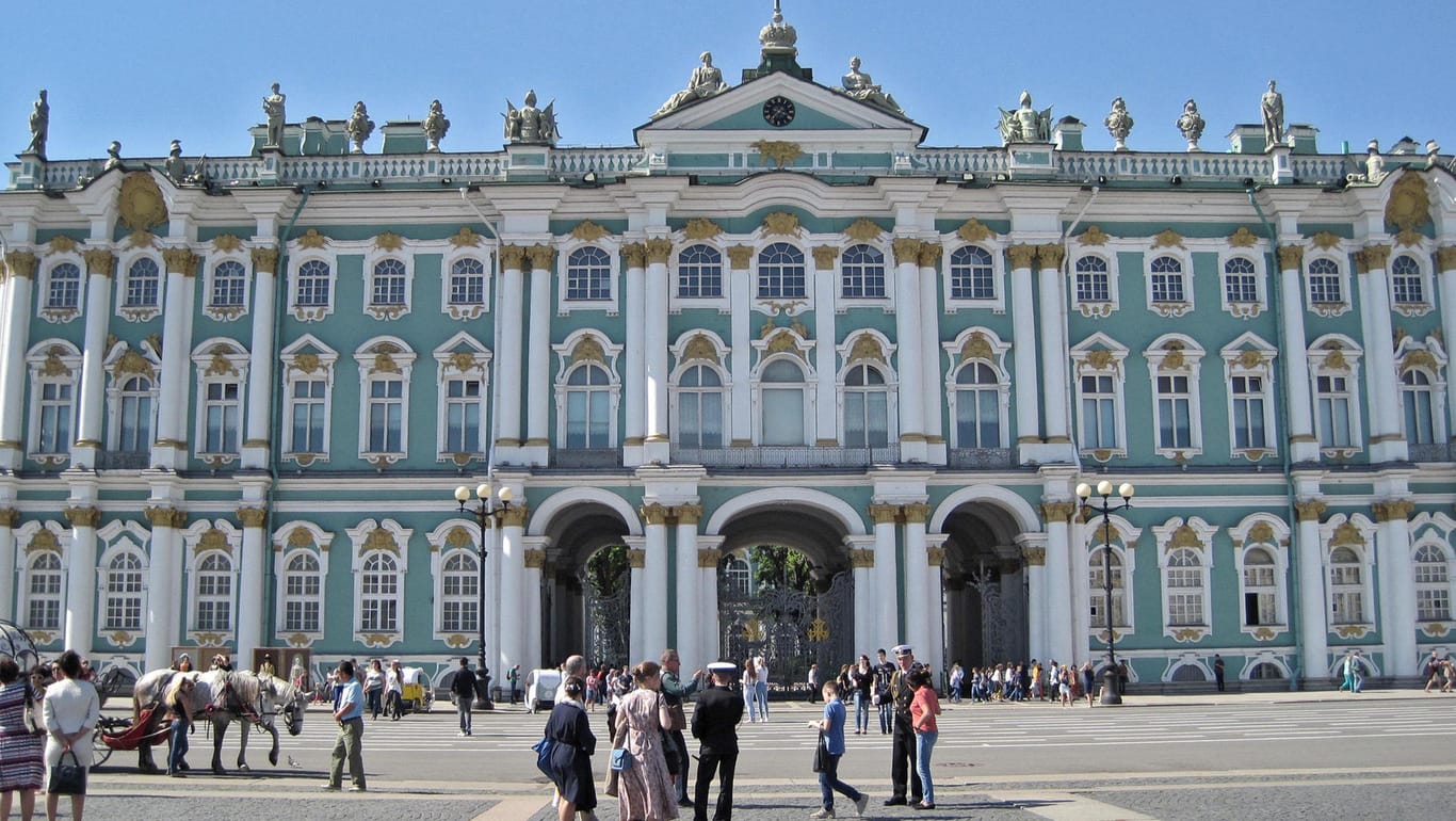 Der Winterpalast in St. Petersburg: Das weltberühmte Kunstmuseum Eremitage ist hier untergebracht.