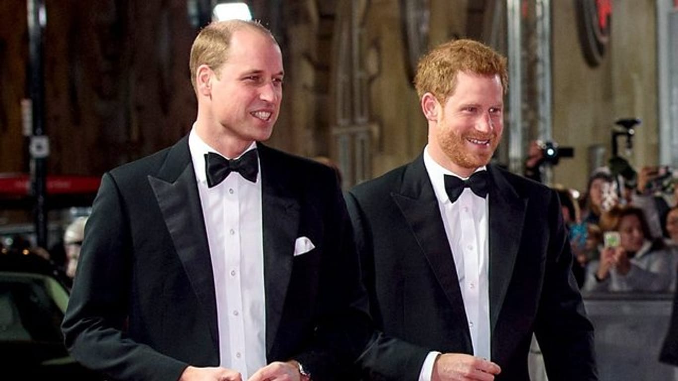 Harry heiratet und William ist der Trauzeuge.