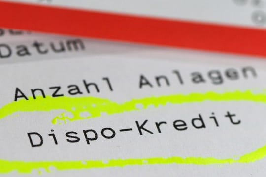 Bei einem Gemeinschaftskonto haften die Kontoinhaber gesamtschuldnerisch.