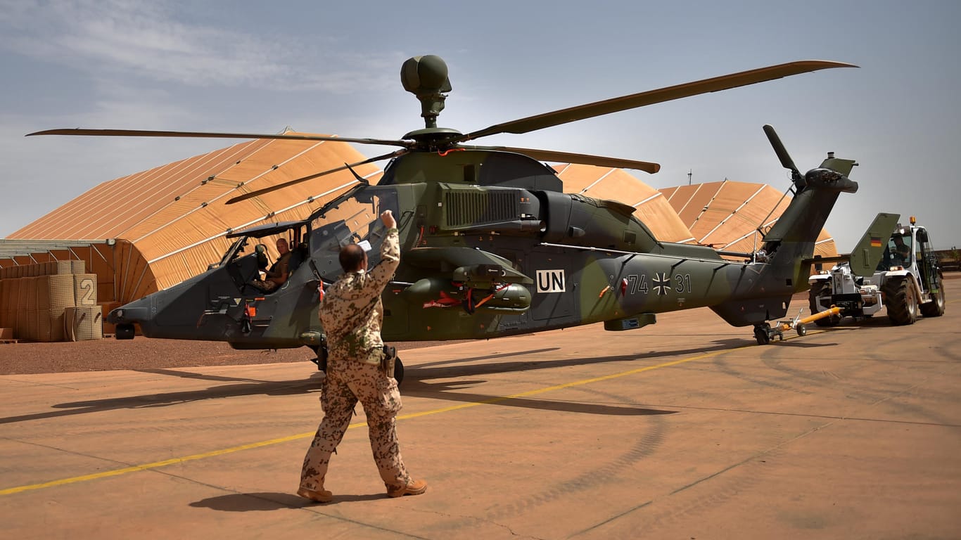 Ein Kampfhubschrauber der Bundeswehr vom Typ "Tiger" im malischen Gao: Zwei deutsche Hubschrauber-Piloten kamen bei dem Einsatz bislang ums Leben.