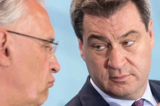 Joachim Herrmann Innenminister von Bayern (CSU) und Markus Söder, Bayerischer Ministerpräsident (CSU)in der bayerischen Staatskanzlei.