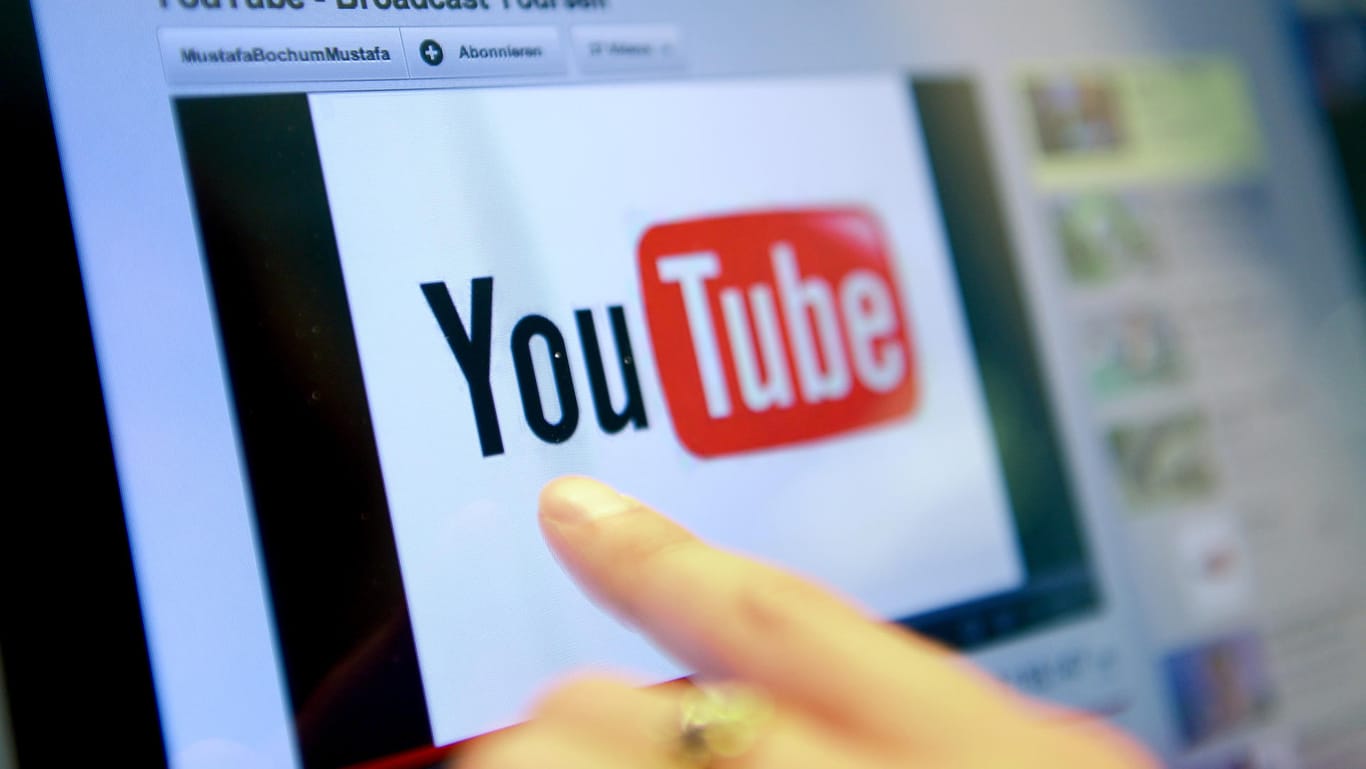 Webseite der Video-Plattform YouTube auf einem Computer-Bildschirm: EU einigt sich auf striktere Regeln für Youtube und Co..