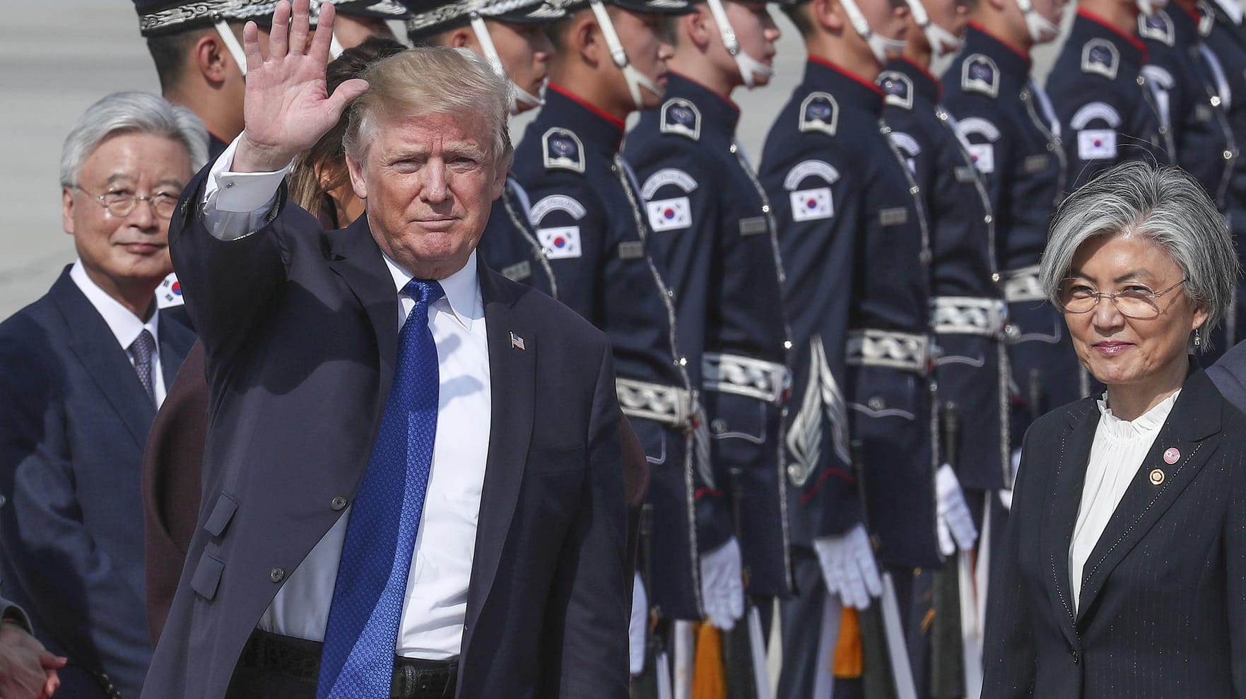 US-Präsident Trump während seines Besuchs in Südkorea 2017: Er hofft nun auf dauerhaften Frieden in der Region – vergangenes Jahr hatte er mehrfach mit Angriffen auf Nordkorea gedroht. US-Präsident Trump während seines Besuchs in Südkorea 2017: Er hofft nun auf dauerhaften Frieden in der Region – vergangenes Jahr hatte er mehrfach mit Angriffen auf Nordkorea gedroht.
