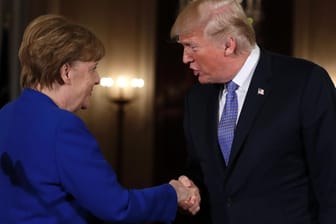 Angela Merkel und Donald Trump bei der Pressekonferenz: Sie haben sich Mühe gegeben.