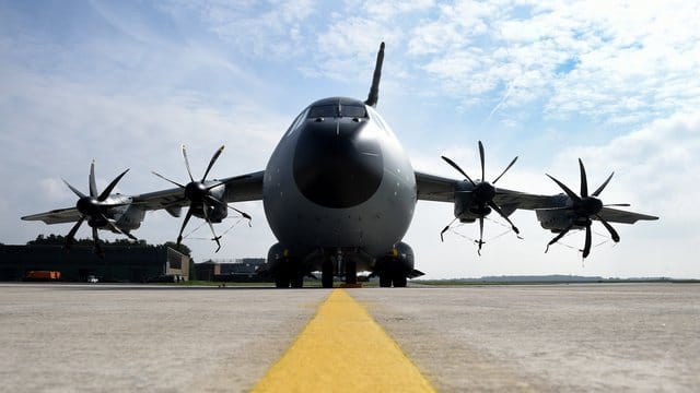 Ein A400M-Militärtransporter der Luftwaffe.