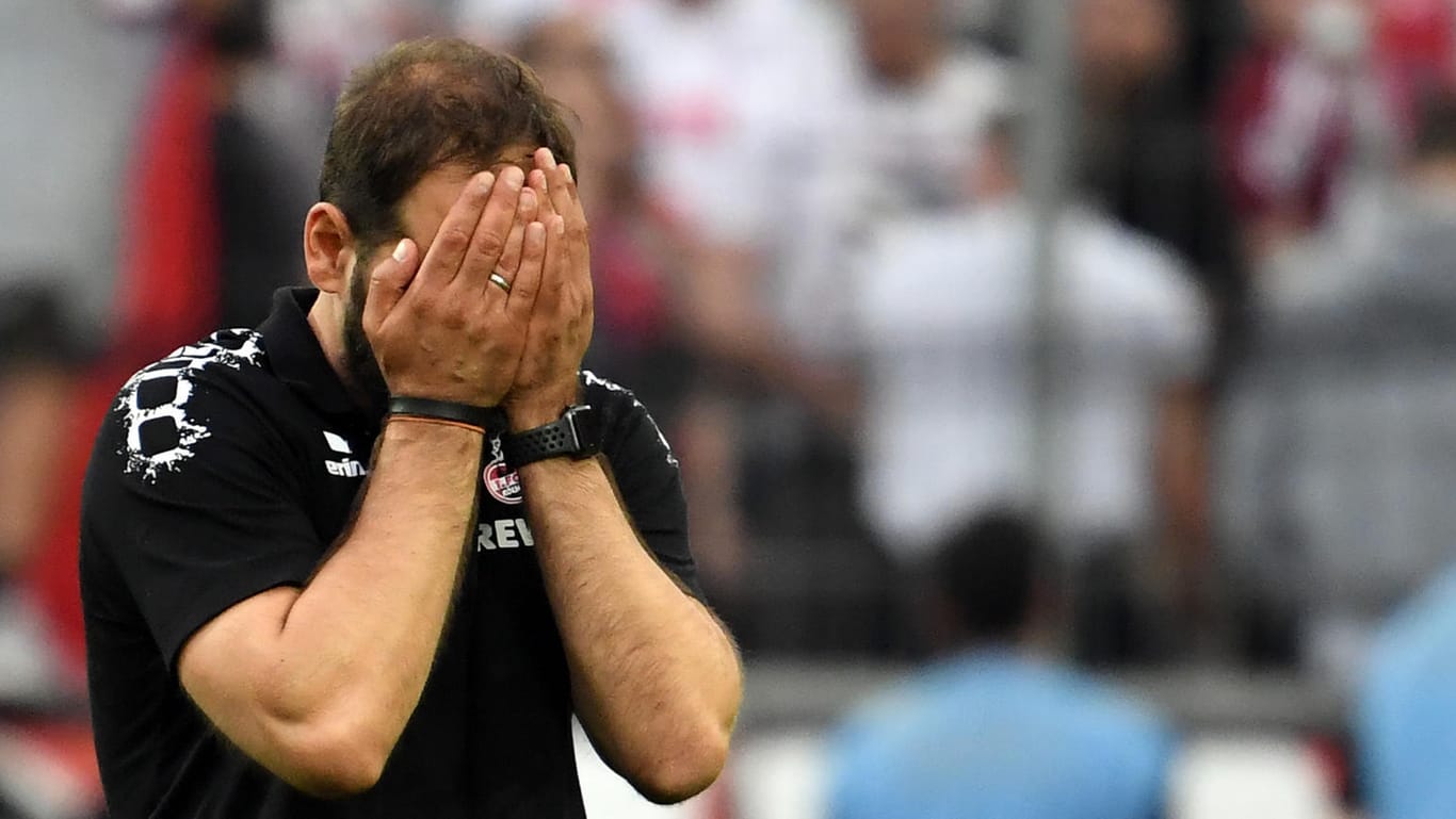 Die Jagd ist zu Ende: Trainer Stefan Ruthenbeck und der 1. FC Köln haben sich lange gegen den Abstieg gestemmt, aber den Kampf verloren.