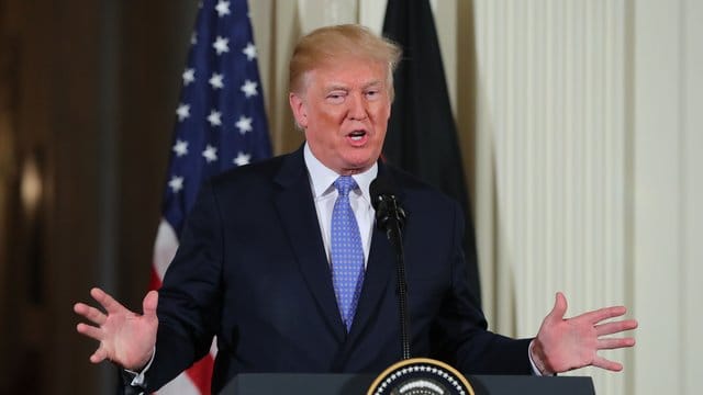 US-Präsident Donald Trump will sich mit Nordkoreas Machthaber Kim Jong Un in den "nächsten drei, vier Wochen" treffen. US-Präsident Donald Trump will sich mit Nordkoreas Machthaber Kim Jong Un in den "nächsten drei, vier Wochen" treffen.