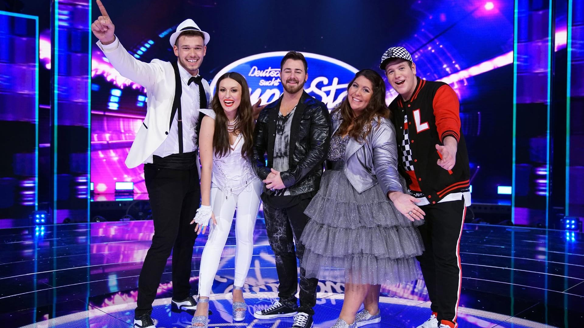 V.l.: Michael Rauscher, Mia Gucek, Michel Truog, Janina el Arguioui und Lukas Otte (und Marie Wegener, die nicht auf dem Bild zu sehen ist): Die DSDS-Kandidaten im Halbfinale.