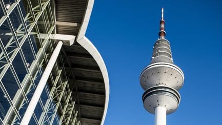 Der Hamburger Fernsehturm: Das Wahrzeichen der Stadt ist seit 23 Jahren geschlossen. In zwei Jahren soll der Betrieb weitergehen. Der Hamburger Fernsehturm: Das Wahrzeichen der Stadt ist seit 23 Jahren geschlossen. In zwei Jahren soll der Betrieb weitergehen.