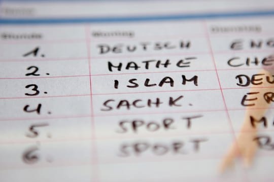 Mehr als 800 Schulen in Deutschland bieten mittlerweile islamischen Religionsunterricht an.