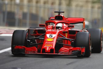 Vettel auf der Strecke in Baku.