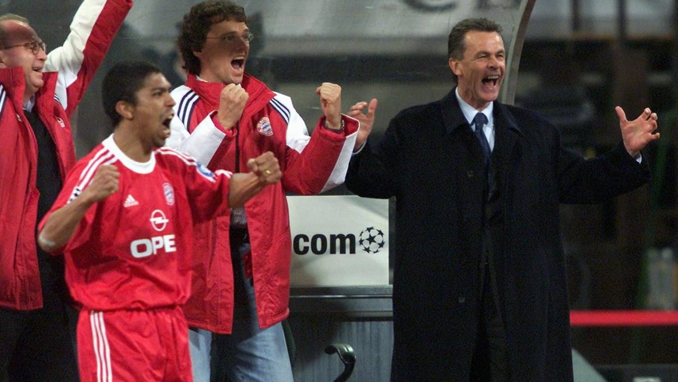 Historischer Sieg: Hitzfeld (r.) und die Bayern im Champions-League-Halbfinale 2001 in Madrid.