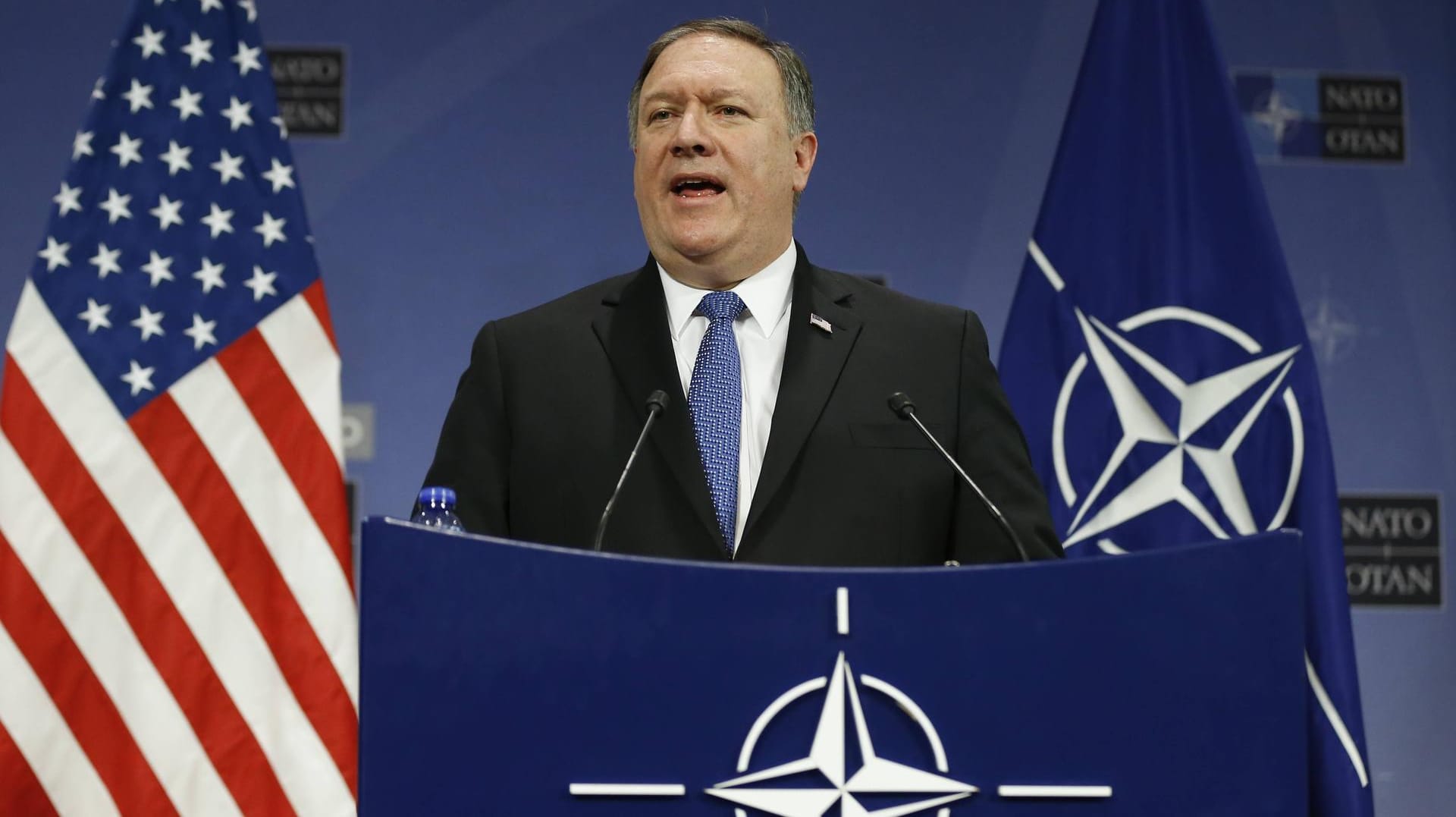 Mike Pompeo spricht im Nato-Hauptquatier in Brüssel: Der neue US-Außenminister rügt auf seiner ersten Nahostreise den Iran.