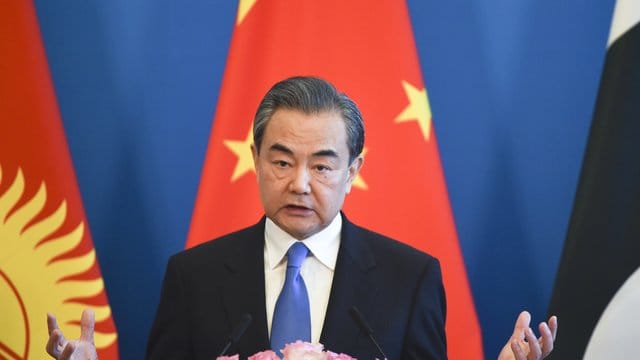Chinas Außenminister Wang Yi plant eine Reise in zu Gesprächen nach Nordkorea. Chinas Außenminister Wang Yi plant eine Reise in zu Gesprächen nach Nordkorea.