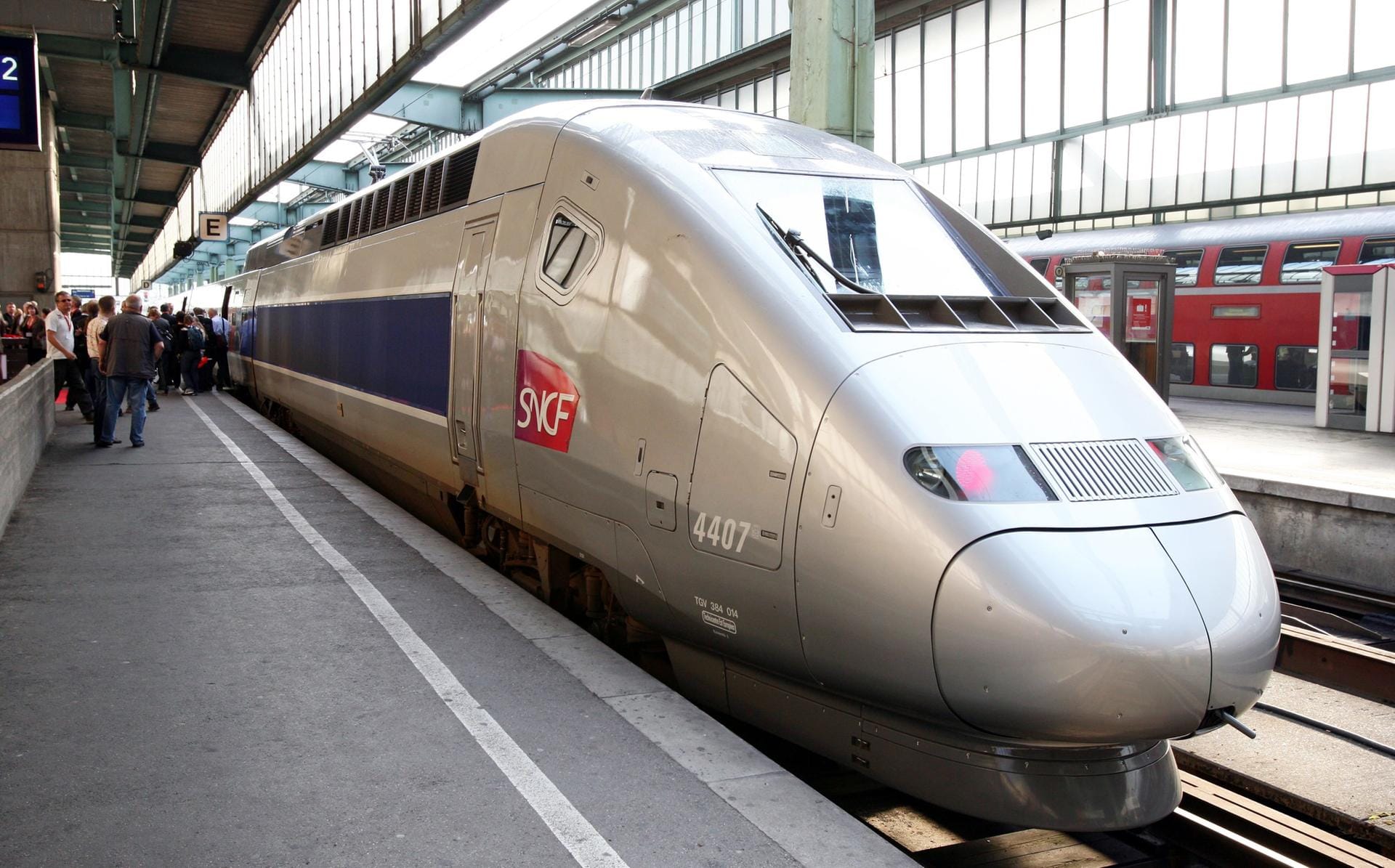 Französischer TGV: 2007 stellte ein dafür präparierter Zug seinen eigenen Rekord aus dem Jahr 1990 ein. Er erreichte ein Tempo von 574,79 km/h.