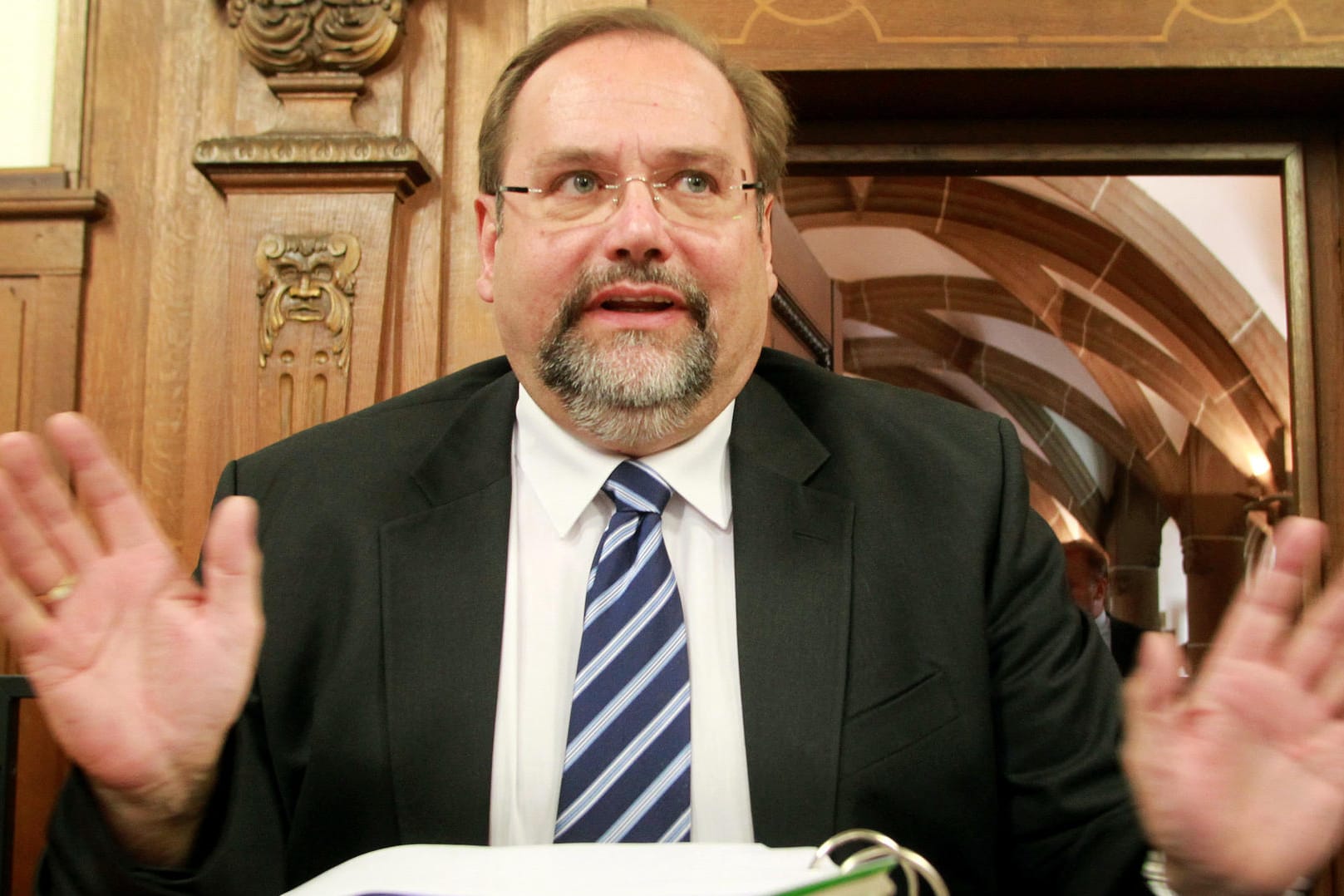 Adolf Sauerland: Der damalige Oberbürgermeister von Duisburg beteuert, die Loveparade nicht befürwortet zu haben.