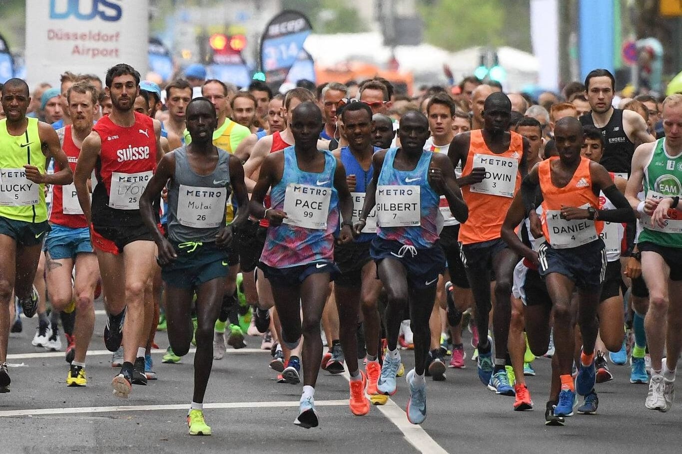 Die schnellsten Läufer beim Düsseldorf-Marathon waren die Kenianer Gilbert Yegon und Richard Mutai.