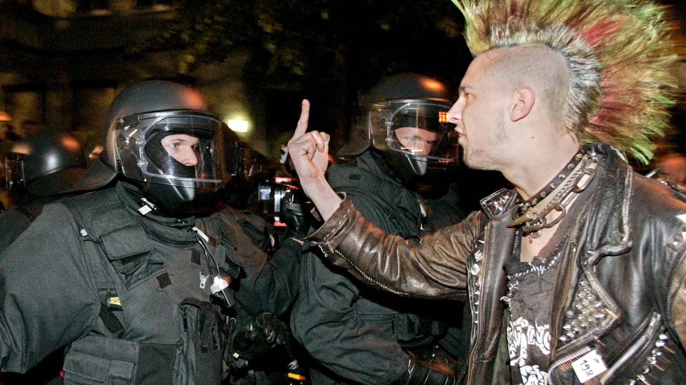 Polizei und Punk