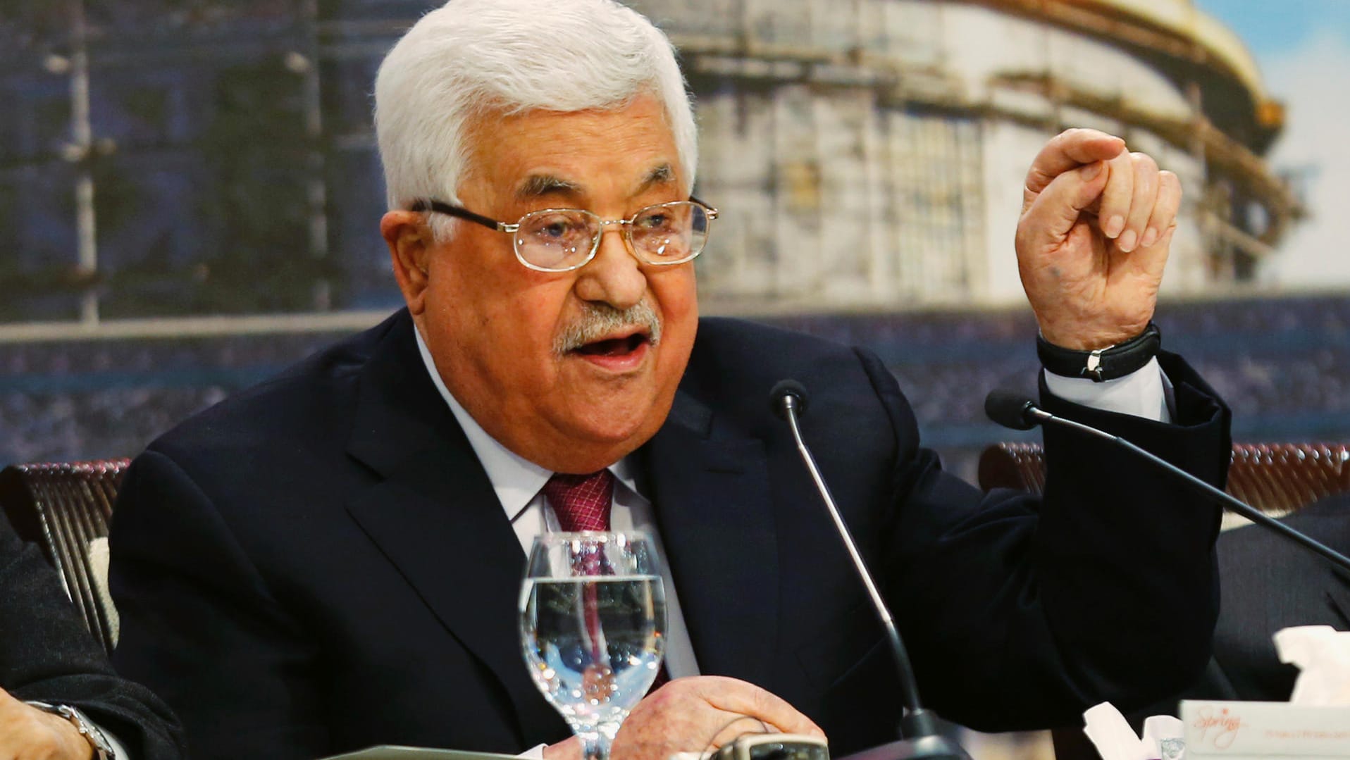 Palästinenserpräsident Mahmud Abbas spricht während einem Treffen des Palästinensischen Nationalrates: Abbas gibt Juden die Schuld am Holocaust. Palästinenserpräsident Mahmud Abbas spricht während einem Treffen des Palästinensischen Nationalrates: Abbas gibt Juden die Schuld am Holocaust.