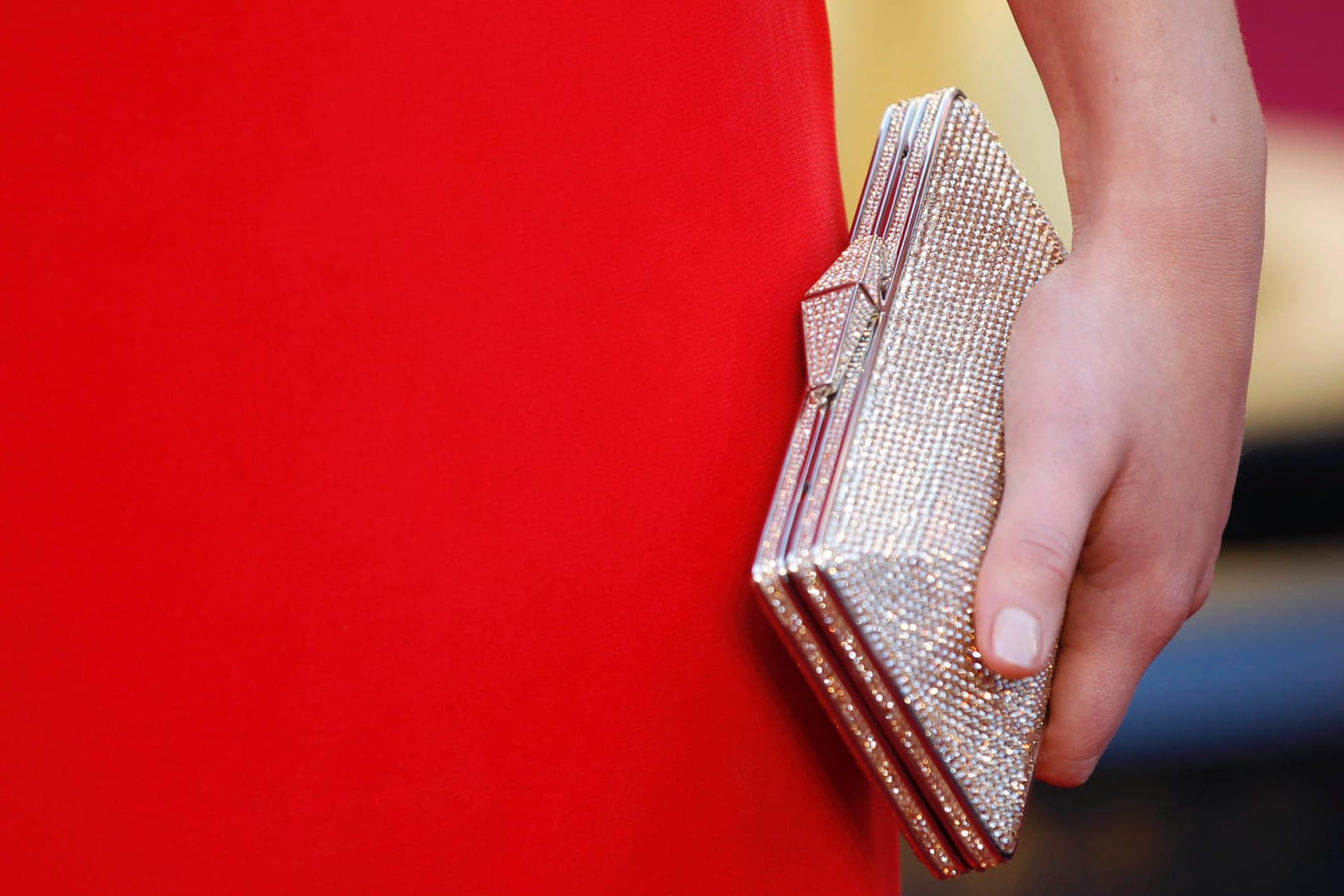 Eine Clutch von Judith Leiber getragen von der Schauspielerin Jennifer Lawrence: Die Designern starb am Samstag.