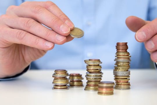 Wer seine zukünftige Rente privat aufstocken will, sollte sich gut informieren.