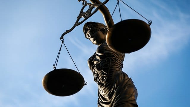 Angaben der Leistungsempfänger müssen von der Behörde auch im Widerspruchsverfahren akzeptiert werden. Angaben der Leistungsempfänger müssen von der Behörde auch im Widerspruchsverfahren akzeptiert werden.