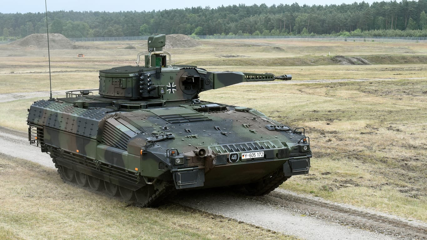 Schützenpanzer Puma in Niedersachsen: Deutschland ist weltweit auf Platz neun bei Rüstungsausgaben.