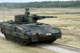 Schützenpanzer Puma in Niedersachsen: Deutschland ist weltweit auf Platz neun bei Rüstungsausgaben.