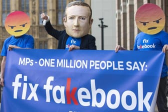 Proteste in London gegen Facebook: Neue Löschfunktion angekündigt.