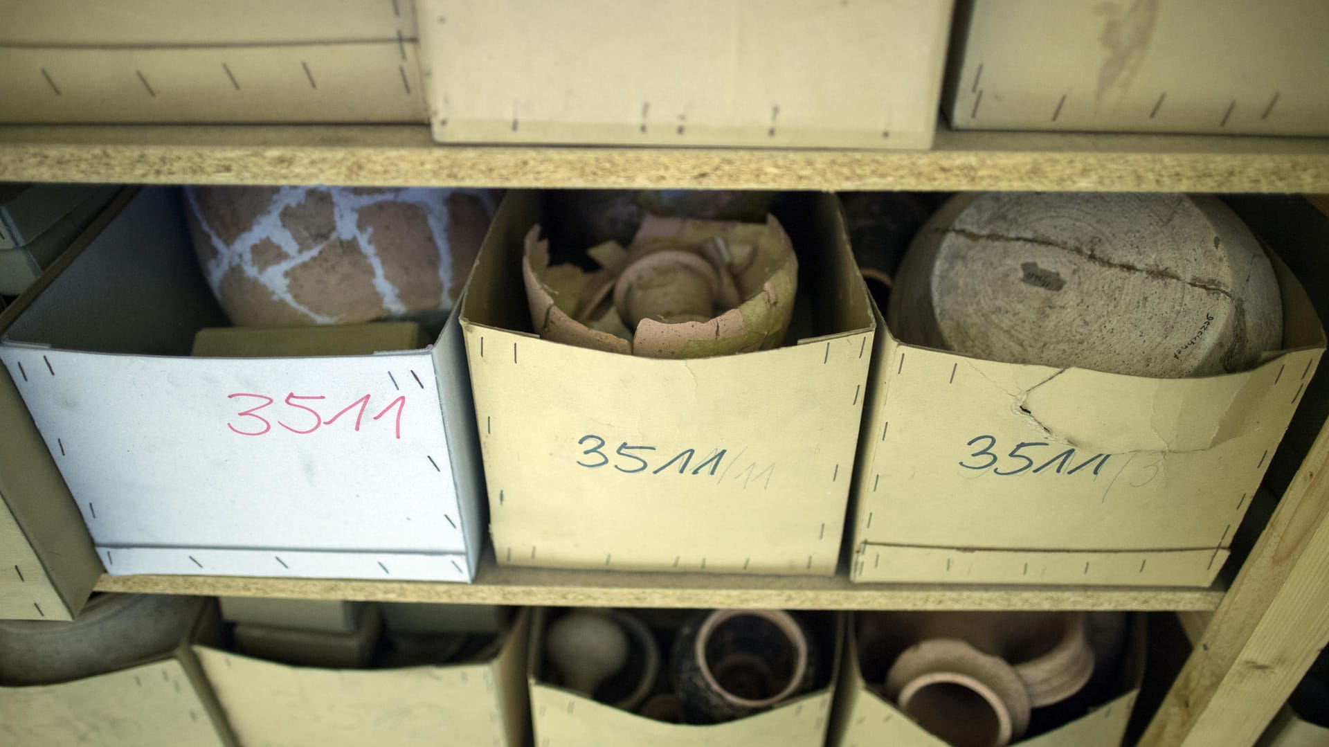 Römische Relikte liegen im Depot des Museum Burg Linn: Das Museum in Krefeld bewahrt die Funde auf.