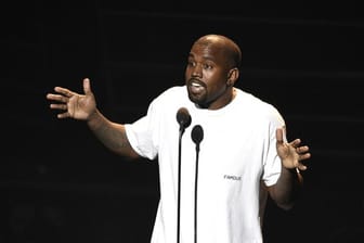 Kanye West hat Sklaverei als eine "freie Wahl" bezeichnet und damit eine Kontroverse ausgelöst.