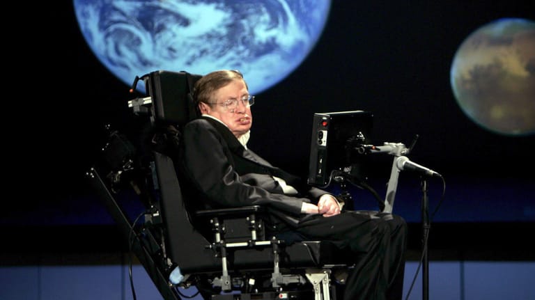 Stephen Hawking bei einer Konferenz: Rund sieben Wochen nach seinem Tod ist die letzte Arbeit des Physik-Genies erschienen. (Archivbild)