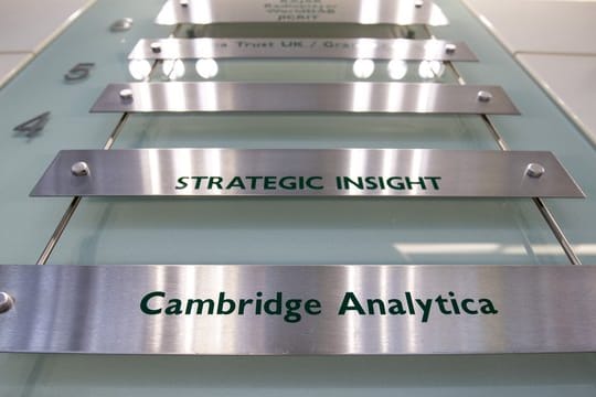 Die Firma Cambridge Analytica stand im Mittelpunkt des aktuellen Datenskandals um Facebook.