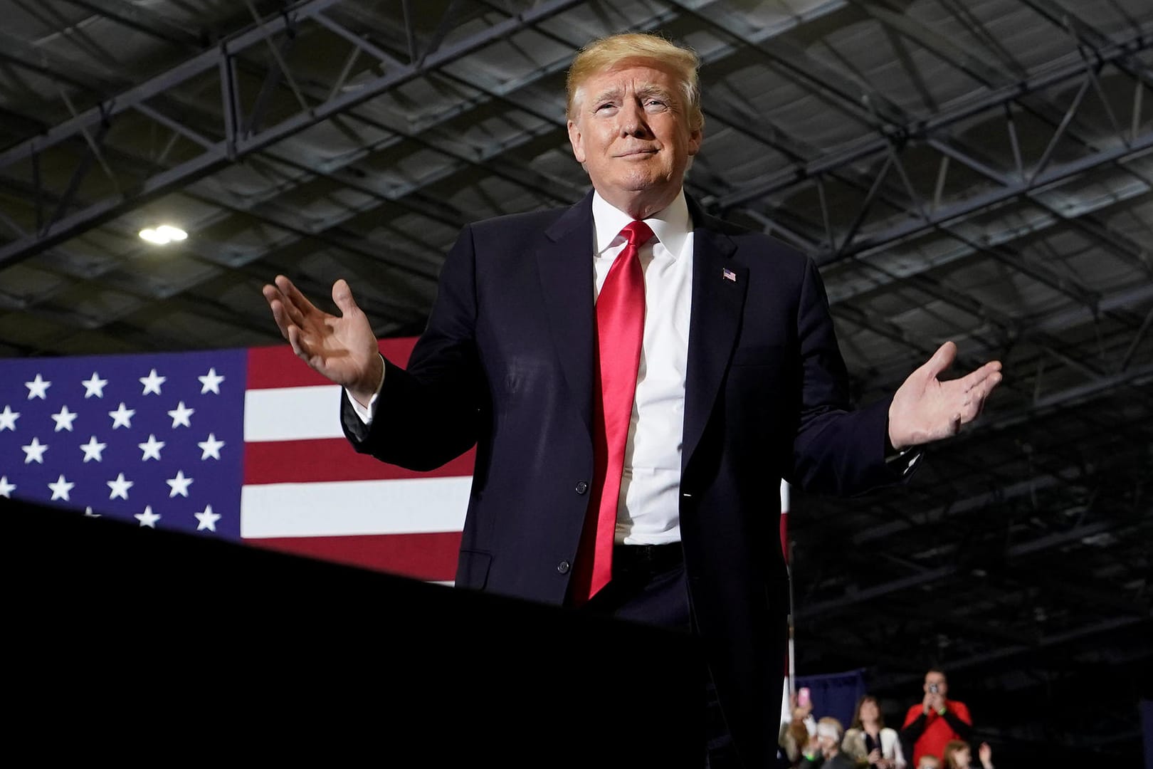 Donald Trump beim Auftritt in Michigan: "Nobel"-Rufe aus dem Publikum.