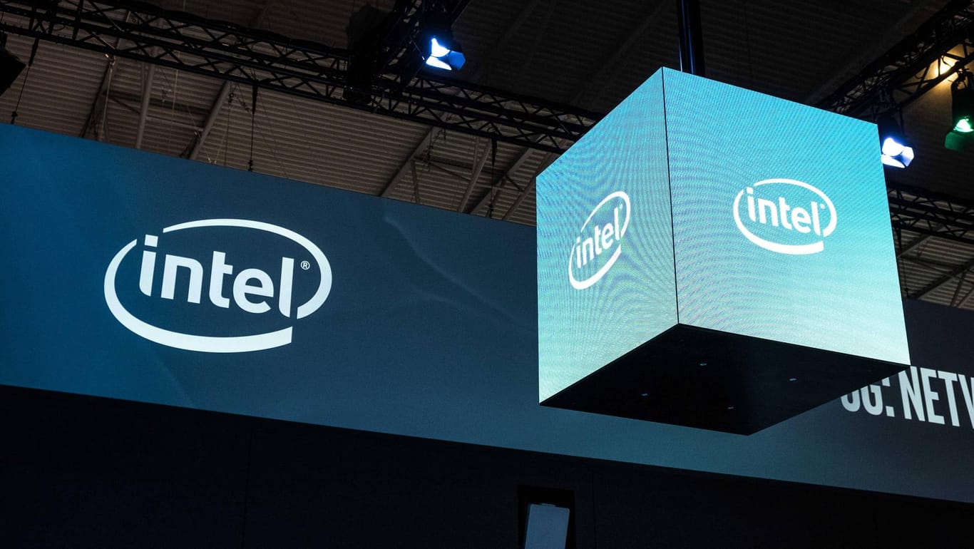 Intel-Logo auf einer Messe: Neue Schwachstellen entdeckt